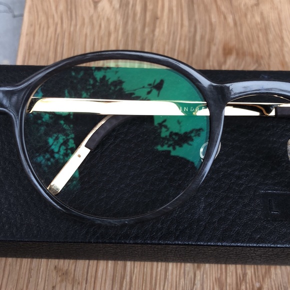 Luxury Eyewear - Picture 2 of 4